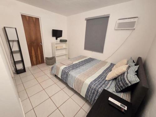 Hab Privada en Casa Compartida Cerca del Aeropuerto in Carolina