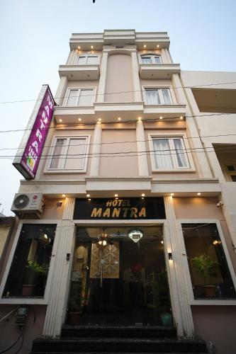 Bejárat, Hotel Mantra Inn in Rodi Belwala