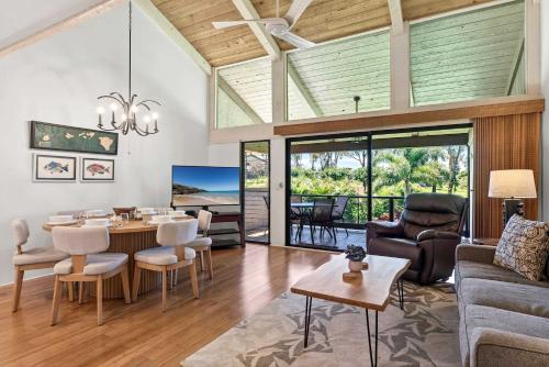 Peaceful 2BR retreat with pools & hot tubs in Waikoloa (HI)
