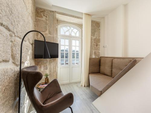 Charming riverview apartment in Porto, Porto