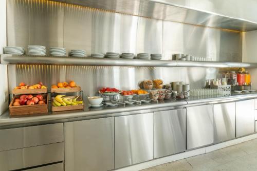 Food and beverages, Dazzler by Wyndham Buenos Aires Recoleta in Recoleta