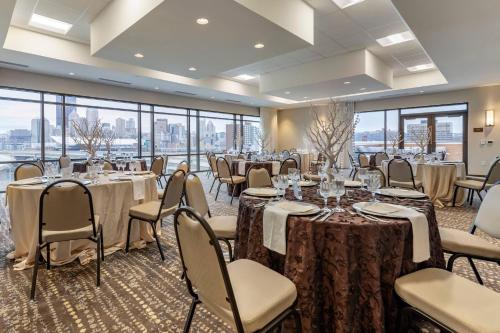 Meeting room / ballrooms, Comfort Inn & Suites Pittsburgh-Northshore in Pittsburgh (PA)