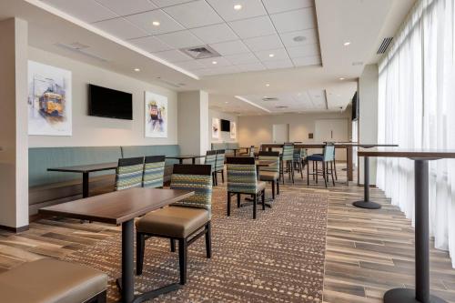 Food and beverages, Comfort Inn & Suites Pittsburgh-Northshore in Pittsburgh (PA)