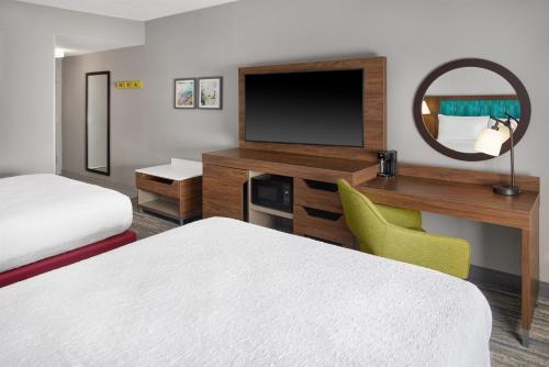 Hampton Inn and Suites Parsippany/North - image 22