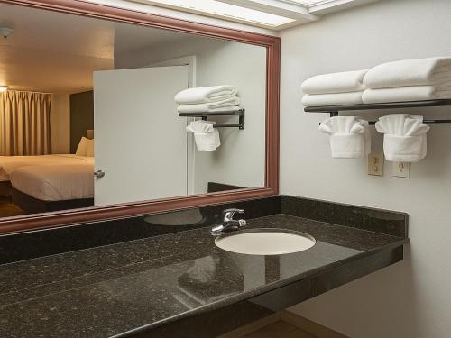 SureStay Plus Hotel by Best Western El Cajon - image 20