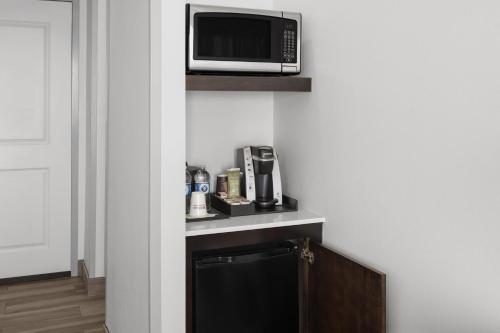 Hilton Garden Inn San Marcos - image 18