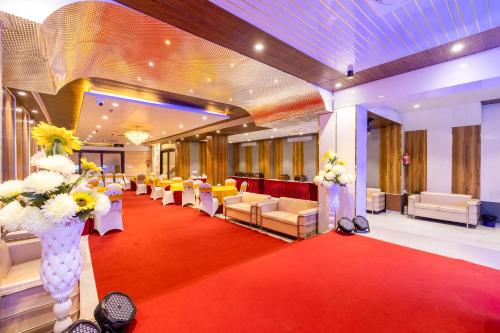 Hotel Ginzer Plaza by ASPL photo 3
