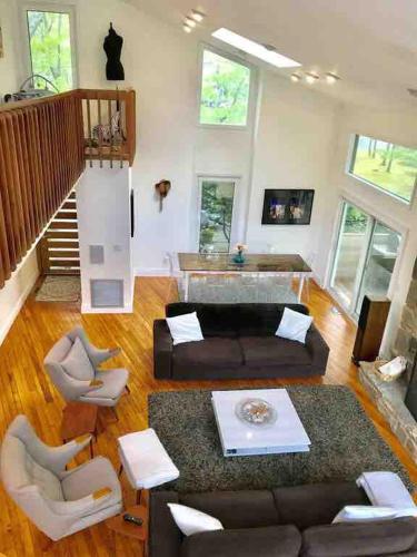 Stylish Beauty with Tennis in Northwest Harbor (NY)