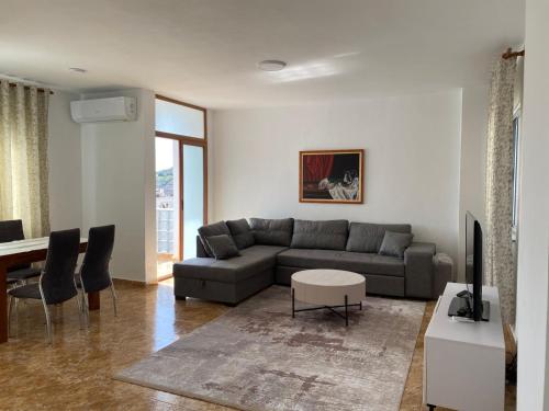 Center of Shkodra Apartment - image 5