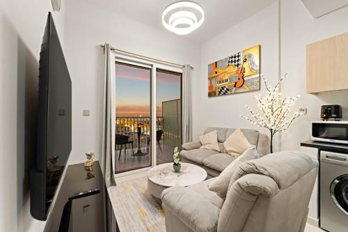 FIRST CLASS 1BR Tranquil Hideaway in Damac Hills 2