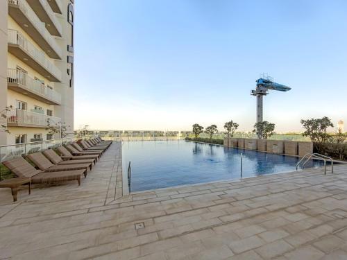 FIRST CLASS 1BR Tranquil Hideaway in Damac Hills 2