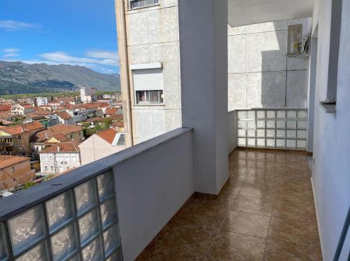 Center of Shkodra Apartment - image 3