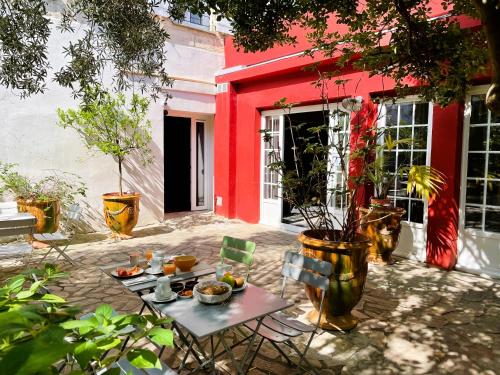 設施, Hotel Saint Louis - Au Coeur des Remparts in 艾蓋莫爾泰