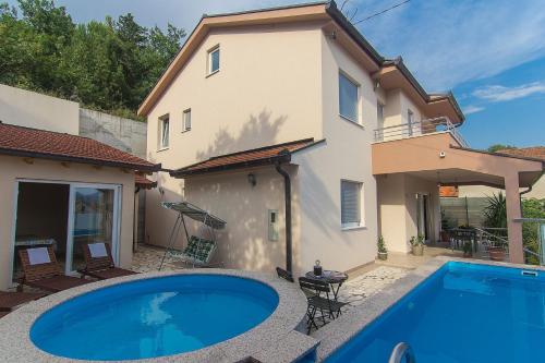 Holiday Home Vele with pool in Dusina