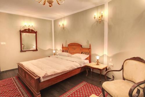 Budget Double Room - Ground Floor image 7