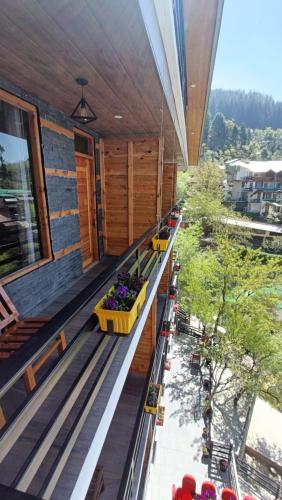 Balcony/terrace, The Ireland Manali in Tibetan Colony