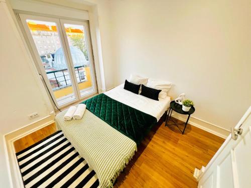room detail thumbnail 2