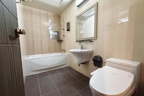 room detail thumbnail 2