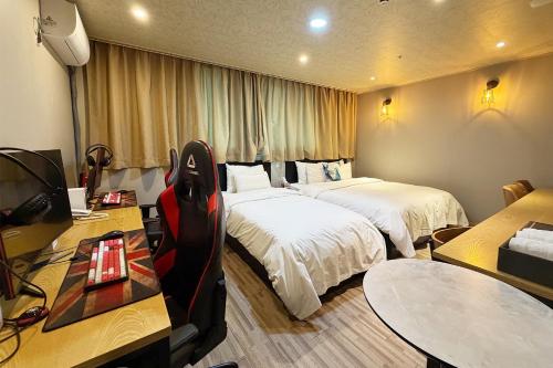 room detail thumbnail 0