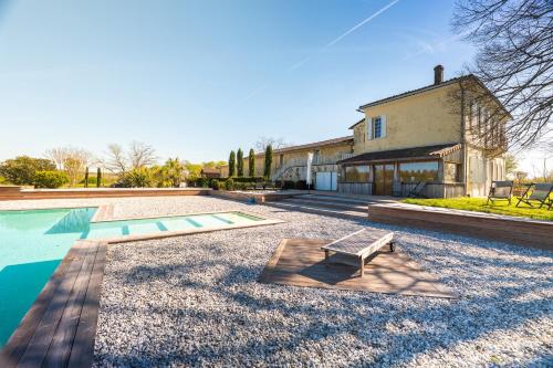 Viesnīcas āriene, Grand gîte avec piscine MAISON PORT VALADE (Grand gite avec piscine MAISON PORT VALADE) in Portets