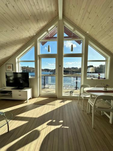 Heggøy rorbuer in Alveim