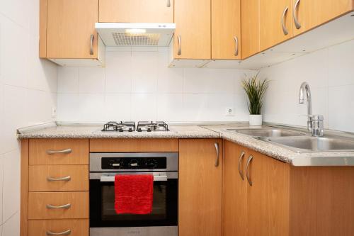 Habitaciones con baño compartido en bonito Apartamento en Badalona 2