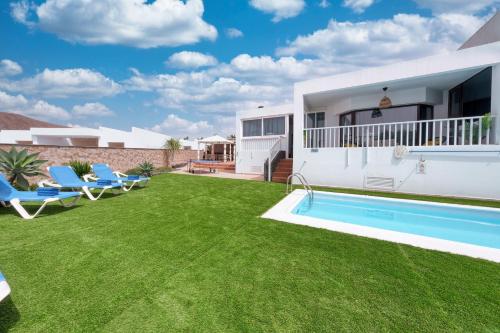 Villa Maria - Pool, Ping pong and Billiard - 10min from the Beach By Lanzarote Vacation Homes