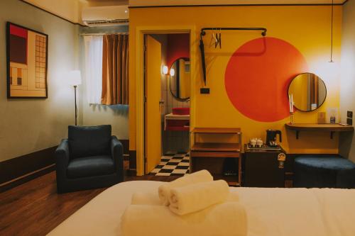 room detail thumbnail 1