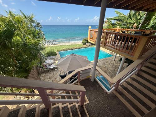 Exterior view, Birdies Nest Upper 2 Bedroom Beach View in Black Rock