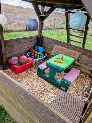 兒童遊樂場, Gemütliche 2-Zimmer-Ferienwohnung mit Garten (Gemutliche 2-Zimmer-Ferienwohnung mit Garten) in 格斯華爾德奧特赫倫斯泰因