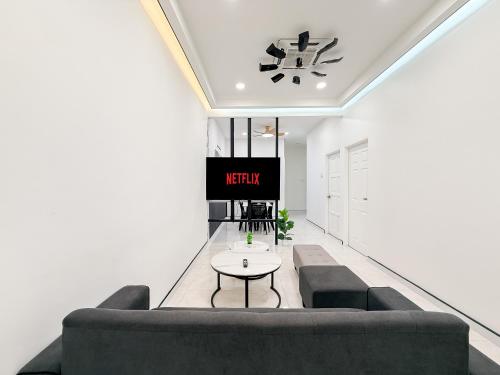 Exterior view of Black & White 3BR Landed 8 Pax with Free Netflix WiFi Coway