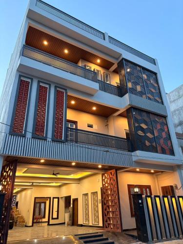 Apple's Nest Premium Stay Near Sangam