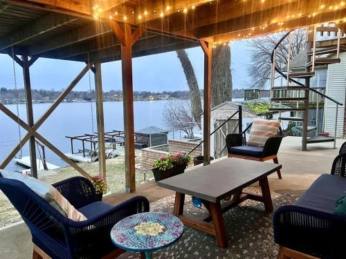 Lake Front Retreat Kayak Paddleboard Fishing in ดีเคเตอร์ (IL)