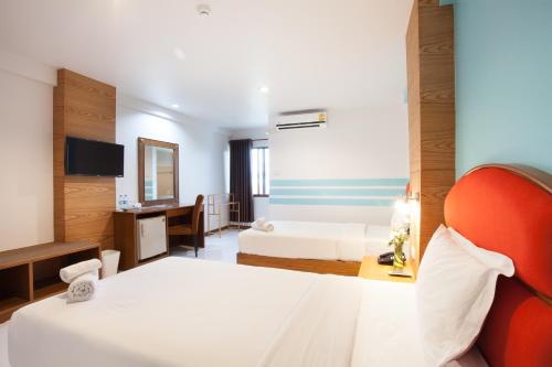 room detail thumbnail 0