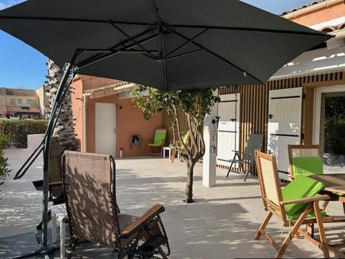 Belle Maison climatisee, wifi, 7 personnes, piscine commune, 10 mn de la plage LRCS96