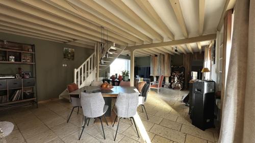 Le Refuge de Céoby - terrasse et piscine gîte à louer Saint-Jean-aux-Amognes