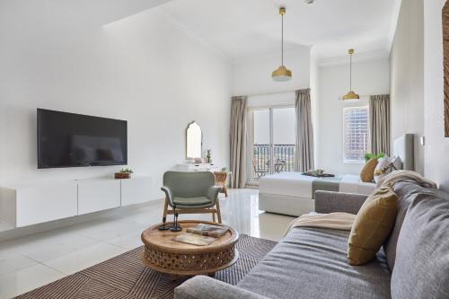 Frank Porter - Canal Residence, Dubai