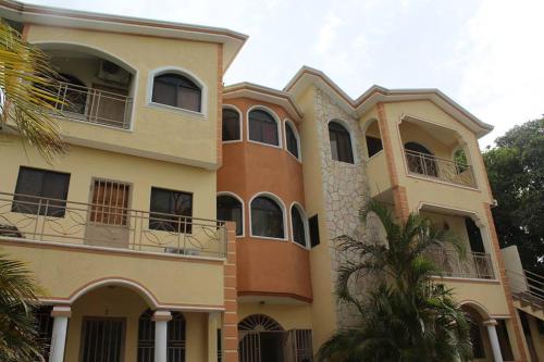 Vista Exterior, Residence Fadhili du Perpetuel Secours DELMAS 75 ET FERMATHE 55 in Petionville