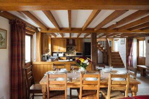 Meadow View Country Escape with Hot Tub in Wiston
