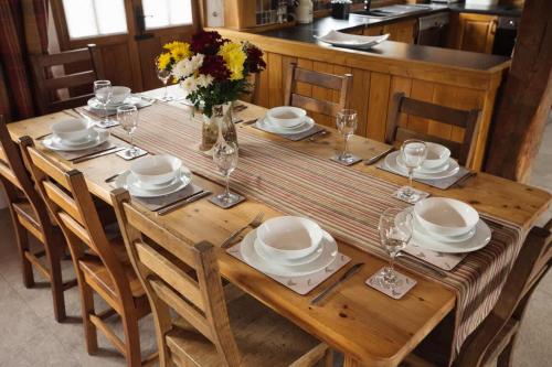 Meadow View Country Escape with Hot Tub in Wiston