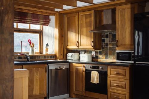 Meadow View Country Escape with Hot Tub in Wiston