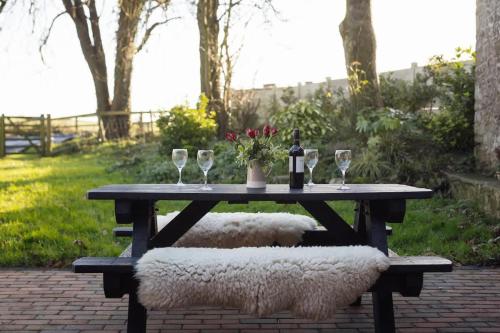 Peaceful Pembrokeshire Farm Cottage with Hot Tub in Wiston