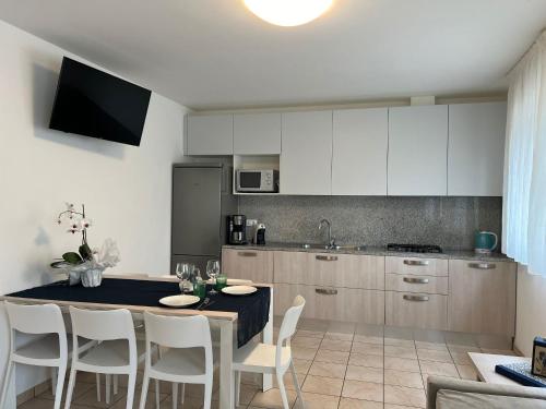 Modern flat 50mt from the beach - image 5