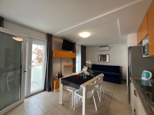 Coastal flat with spacious balcony - image 5