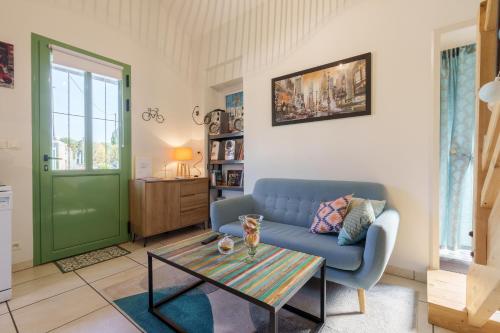 Istaba viesiem, Les Oliviers de Gourgeon - climatisé et avec piscine (Les Oliviers de Gourgeon - climatise et avec piscine) in Lavigney