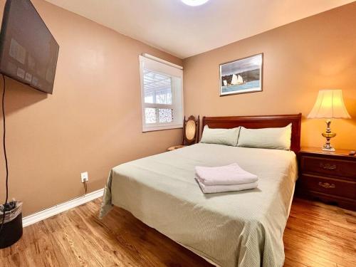 Renovated Rooms 10-min to Finch Subway Near Yonge St - Toronto