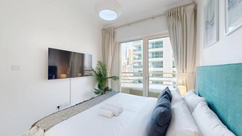 Locations l Serene 2 Bed l Dubai Marina l Manchester Tower - image 4