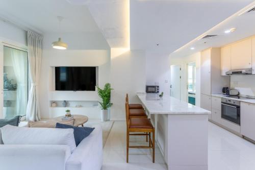 Locations l Serene 2 Bed l Dubai Marina l Manchester Tower - image 13