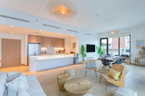 Le Ciel - 2BR Beachfront with Amazing City and Burj Khalifa View - image 6
