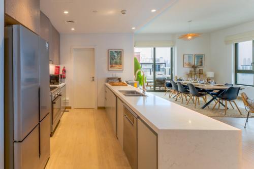 Le Ciel - 2BR Beachfront with Amazing City and Burj Khalifa View - image 10